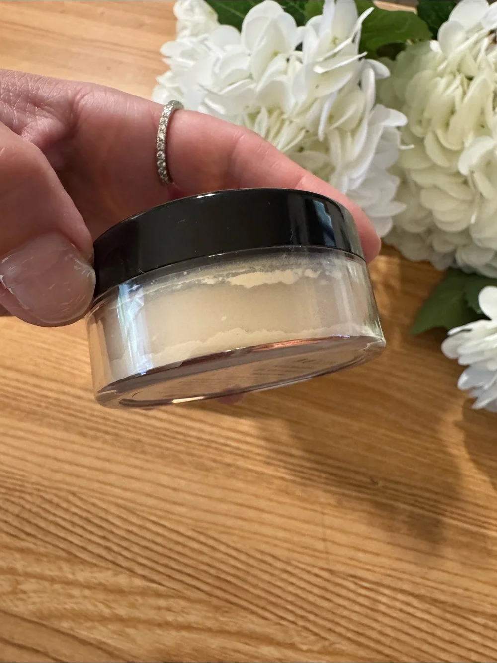 Ace Beautē effortless Radiance Loose Setting Powder color Fair NWT